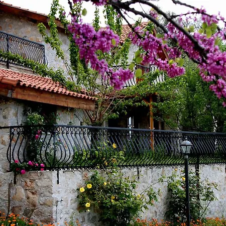 Kilim Yaka Village *