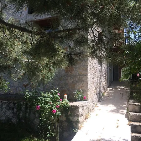 فيلة Kilim Yaka Village *